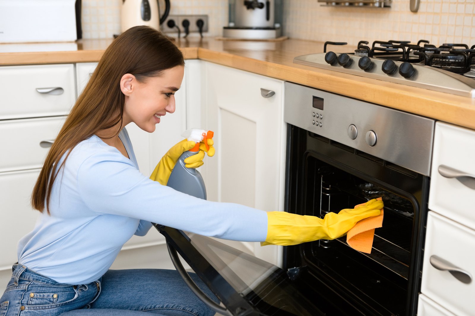Geruch aus dem Backofen effektiv entfernen