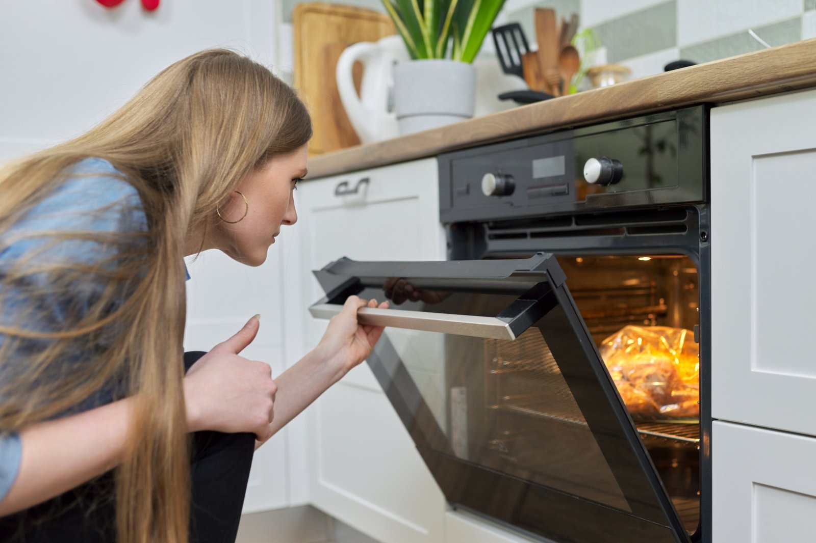 Essensgeruch im Backofen vermeiden