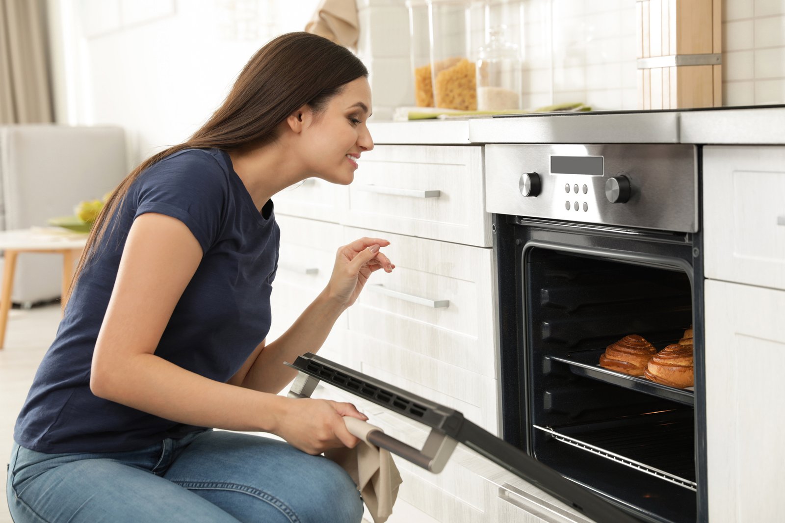 Backofen stinkt immer wieder – typische Alltagsursachen