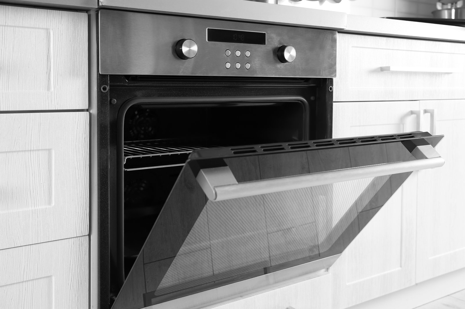Neuer Backofen mit starkem Geruch beim ersten Betrieb